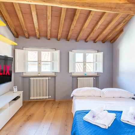 Casa San Paolino Dentro Le MuraElegant Flat Wifi E Selfcheckin لوكا المظهر الخارجي الصورة