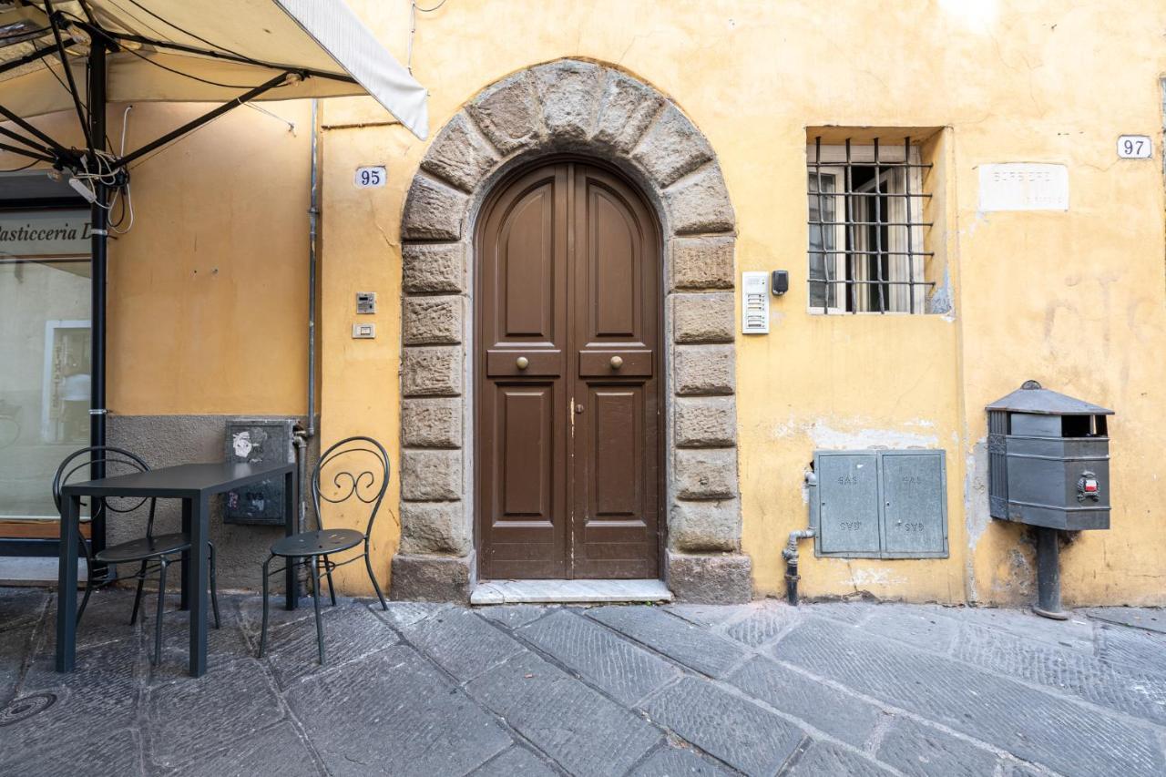 Casa San Paolino Dentro Le MuraElegant Flat Wifi E Selfcheckin لوكا المظهر الخارجي الصورة