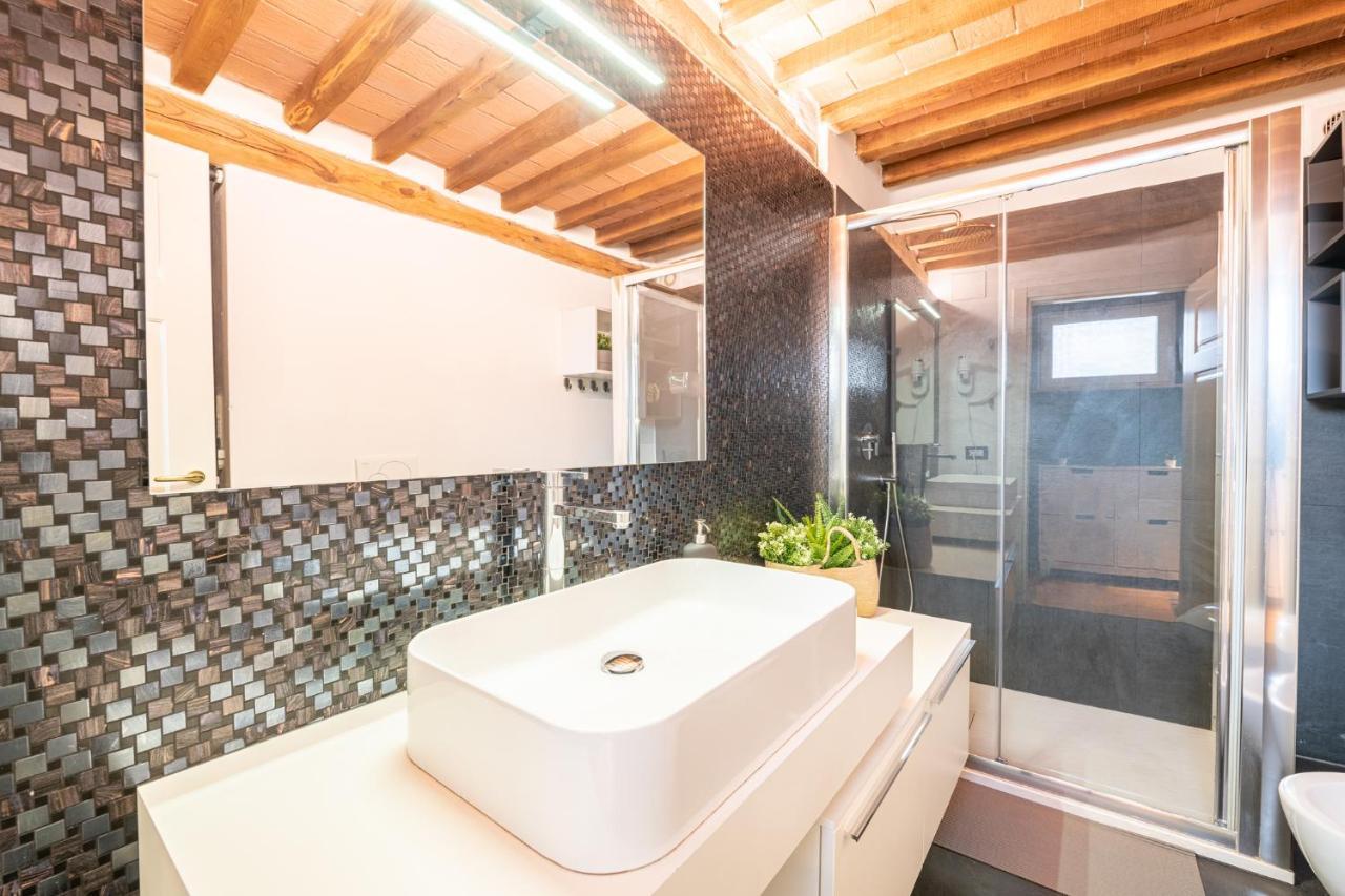 Casa San Paolino Dentro Le MuraElegant Flat Wifi E Selfcheckin لوكا المظهر الخارجي الصورة