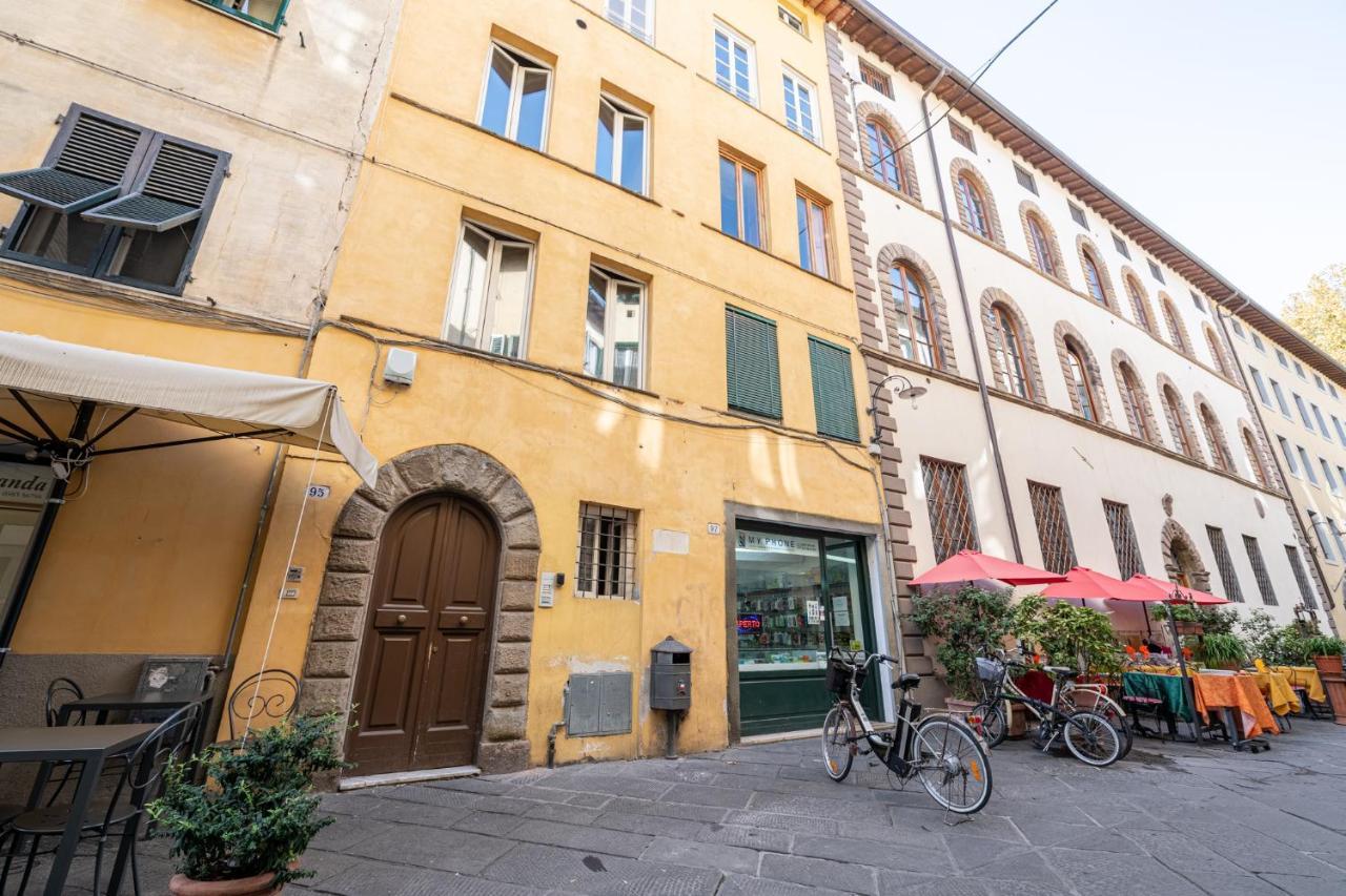 Casa San Paolino Dentro Le MuraElegant Flat Wifi E Selfcheckin لوكا المظهر الخارجي الصورة